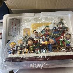 Danbury Mint La bande des Peanuts traîneau de Noël Snoopy Charlie Brown lumineux