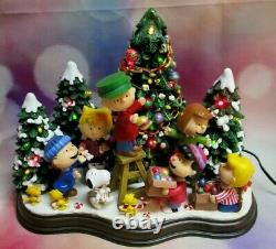 Danbury Mint Peanuts Charlie Brown Le Temps De Noël Est ICI Figurine Allumée