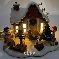 Danbury Mint Peanuts Maison de Noël Éclairée Charlie Brown Snoopy NWB
