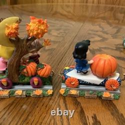 Danbury Mint Peanuts Train d'Halloween Snoopy Charlie Brown dans le champ de citrouilles