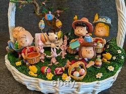 Danbury Mint The Charlie Brown Easter Egg-stravaganza Snoopy Peanuts Gang