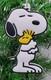 D&eacute;coration Peanuts De Charlie Brown Repr&eacute;sentant Snoopy Serrant Woodstock Dans Ses Bras