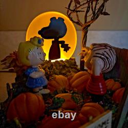 Dept 56 La Grande Citrouille Charlie Brown ! Figurine Halloween Peanuts Vidéo Lumineuse