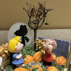 Dept 56 La Grande Citrouille Charlie Brown ! Figurine Halloween Peanuts Vidéo Lumineuse