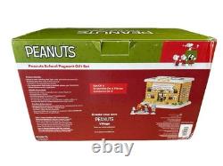 Dept 56 Peanuts – Coffret cadeau musical de Noël « Spectacle scolaire » – Pinecrest Charlie Brown