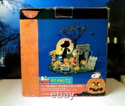 Dept 56 Peanuts Halloween C'est Le Meilleur Pumpkin! Snoopy, Linus, Charlie Brown