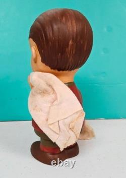 ENSEMBLE DE FIGURES EN CÉRAMIQUE PEANUTS DES ANNÉES 1960 Linus, LUCY, Sally, SNOOPY, Charlie Brown