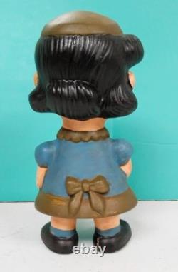 ENSEMBLE DE FIGURES EN CÉRAMIQUE PEANUTS DES ANNÉES 1960 Linus, LUCY, Sally, SNOOPY, Charlie Brown