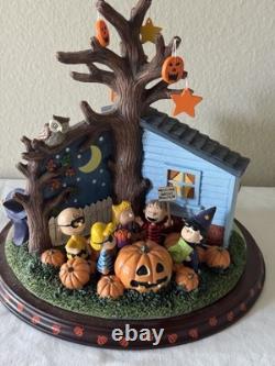EXTRAVAGANCE HALLOWEEN PEANUTS Sculpture Rotative Lazy Susan Danbury Mint 2016