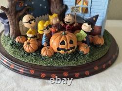 EXTRAVAGANCE HALLOWEEN PEANUTS Sculpture Rotative Lazy Susan Danbury Mint 2016