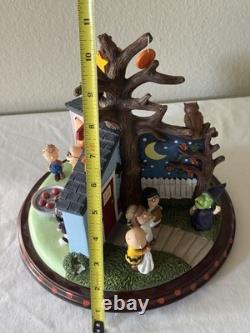 EXTRAVAGANCE HALLOWEEN PEANUTS Sculpture Rotative Lazy Susan Danbury Mint 2016