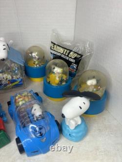 Ensemble Vintage de 17 Figurines Distributeurs de Bonbons Snoopy, Montres, Crayons RARES