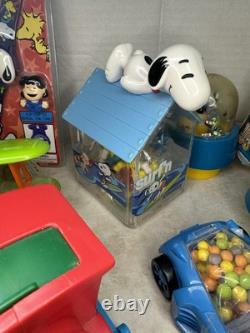 Ensemble Vintage de 17 Figurines Distributeurs de Bonbons Snoopy, Montres, Crayons RARES