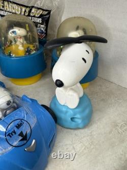Ensemble Vintage de 17 Figurines Distributeurs de Bonbons Snoopy, Montres, Crayons RARES
