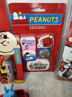 Ensemble Vintage de 17 Figurines Distributeurs de Bonbons Snoopy, Montres, Crayons RARES