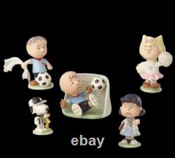 Ensemble d'équipe de soccer Lenox Peanuts de 5 pièces Charlie Brown Snoopy Lucy Linus Sally Neuf