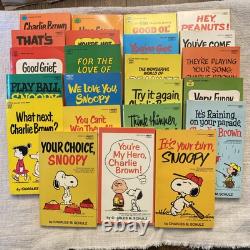 Ensemble de 23 livres de poche vintage Peanuts Charlie Brown Snoopy