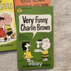 Ensemble de 23 livres de poche vintage Peanuts Charlie Brown Snoopy