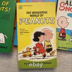 Ensemble de 23 livres de poche vintage Peanuts Charlie Brown Snoopy