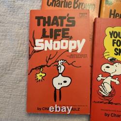 Ensemble de 23 livres de poche vintage Peanuts Charlie Brown Snoopy