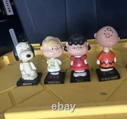 Ensemble de 4 bobbleheads Peanuts Charlie Brown des années 1950 en édition vintage