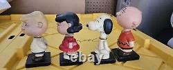 Ensemble de 4 bobbleheads Peanuts Charlie Brown des années 1950 en édition vintage