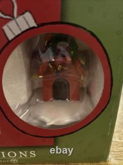 Ensemble de cadeaux de vacances Maison Charlie Brown Peanuts Village de Noël Department 56