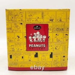 Ensemble de figurines Hallmark Peanuts Gallery « By The Book » Snoopy et Charlie Brown, neuf