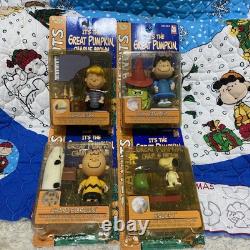 Ensemble de figurines Snoopy Memory Lane Peanuts 4pcs Charlie Brown Lucy Schroeder 2000
