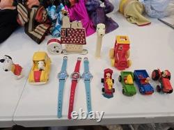 Ensemble de jouets vintage Peanuts Snoopy Charlie Brown montres PEZ voitures Hong Kong années 50 60