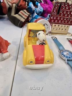 Ensemble de jouets vintage Peanuts Snoopy Charlie Brown montres PEZ voitures Hong Kong années 50 60