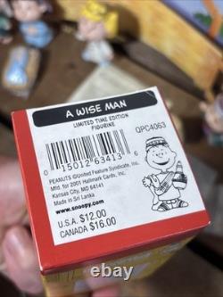 Ensemble de la Nativité Hallmark 2001 Peanuts Gallery Snoopy Charlie Brown Lucy