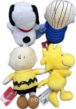 Ensemble de peluches SEGA Peanuts Snoopy et ses amis avec étiquettes Charlie Brown Linus