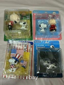 Figurine Snoopy Charlie Brown MEDICOM TOY Série UDF Ensemble de 4