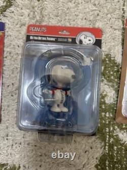 Figurine Snoopy MEDICOM TOY UDF Série Set de 4 Linus Charlie Brown Snoopy