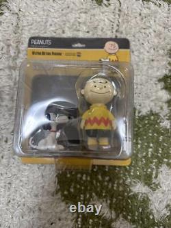 Figurine Snoopy MEDICOM TOY UDF Série Set de 4 Linus Charlie Brown Snoopy