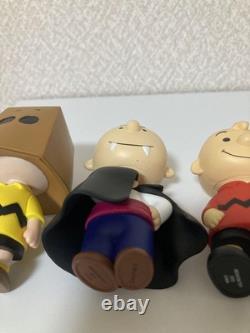 Figurine Udf Charlie Brown Snoopy Medicom Toy