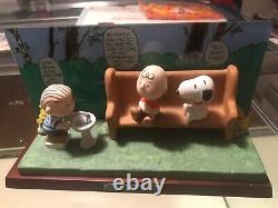 Figurine de Charlie Brown et Snoopy sans boîte