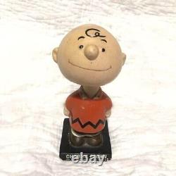 Figurine de Snoopy Peanuts Charlie Brown en papier mâché de collection rare de 1950.