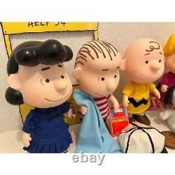 Figurine de Snoopy et de Charlie Brown en ensemble, édition limitée et vintage, vente en gros rare il y a 30 ans