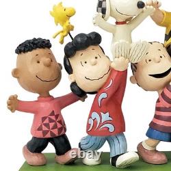 Figurine de célébration grandiose Charlie Brown Peanuts par Jim Shore 6006932 Snoopy Nouveau