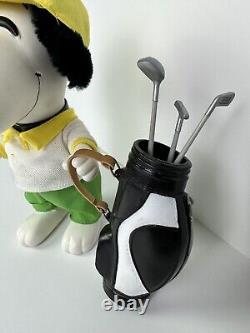 Figurine de golfeur Snoopy collectible avec chapeau, sac de golf et clubs de golf des années 1950