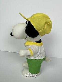 Figurine de golfeur Snoopy collectible avec chapeau, sac de golf et clubs de golf des années 1950