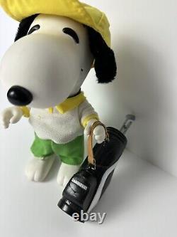 Figurine de golfeur Snoopy collectible avec chapeau, sac de golf et clubs de golf des années 1950