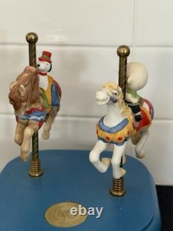 Figurine musicale en porcelaine vintage Willitts Peanuts Carnival, Snoopy et Charlie Brown