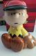 Figurine Tirelire En Céramique Westland Snoopy Attaché à Charlie Brown