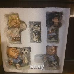 Figurines de jeu de soccer Lenox Peanuts 5 PC. Charlie Brown, Snoopy et amis 857523 Neuf