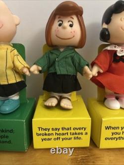 Figurines en vinyle Peanuts Snoopy Charlie Brown Linus Lucy Patty de 1990 – Poupées philosophiques
