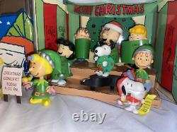 Figurines miniatures de la crèche de Noël de Charlie Brown Peanuts + chorale concert
