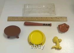 Figurines vintage en plastique PEANUTS : Snoopy, Charlie Brown, Lucy, Woodstock avec accessoires